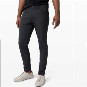 Lululemon ABC Pant Slim Warpstreme 32" Inseam in Obsidian Size 36 *Flawed